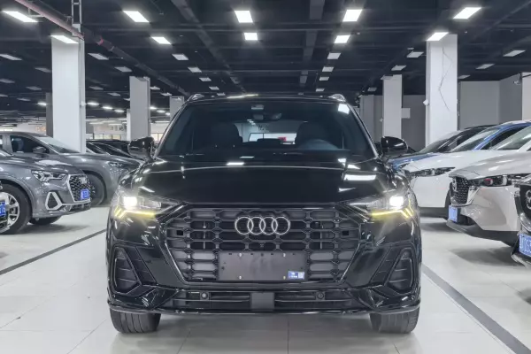 Основное фото AUDI Q3