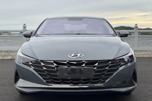 Основное фото HYUNDAI ELANTRA