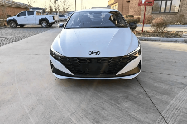 Основное фото HYUNDAI ELANTRA