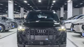 Маленькое фото AUDI Q3