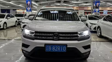 Маленькое фото VOLKSWAGEN THARU