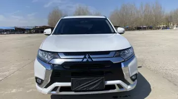 Маленькое фото MITSUBISHI OUTLANDER
